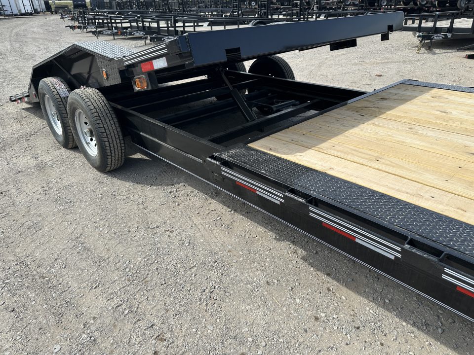 New 2027 East Texas Trailers 102"x24' BumperPull Driveover Fender Black Tilt Trailer