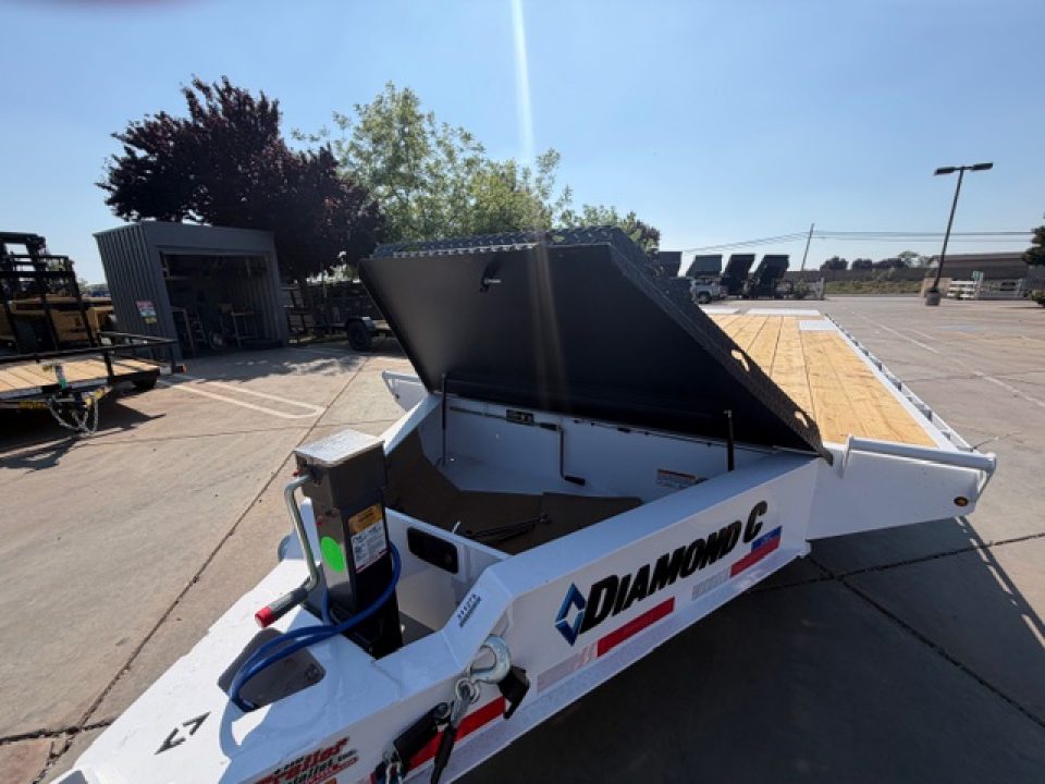 New 2026 Diamond C Trailers DEC207L26X102 8.5FT X 26FT 15.K GVW Equipment Trailer