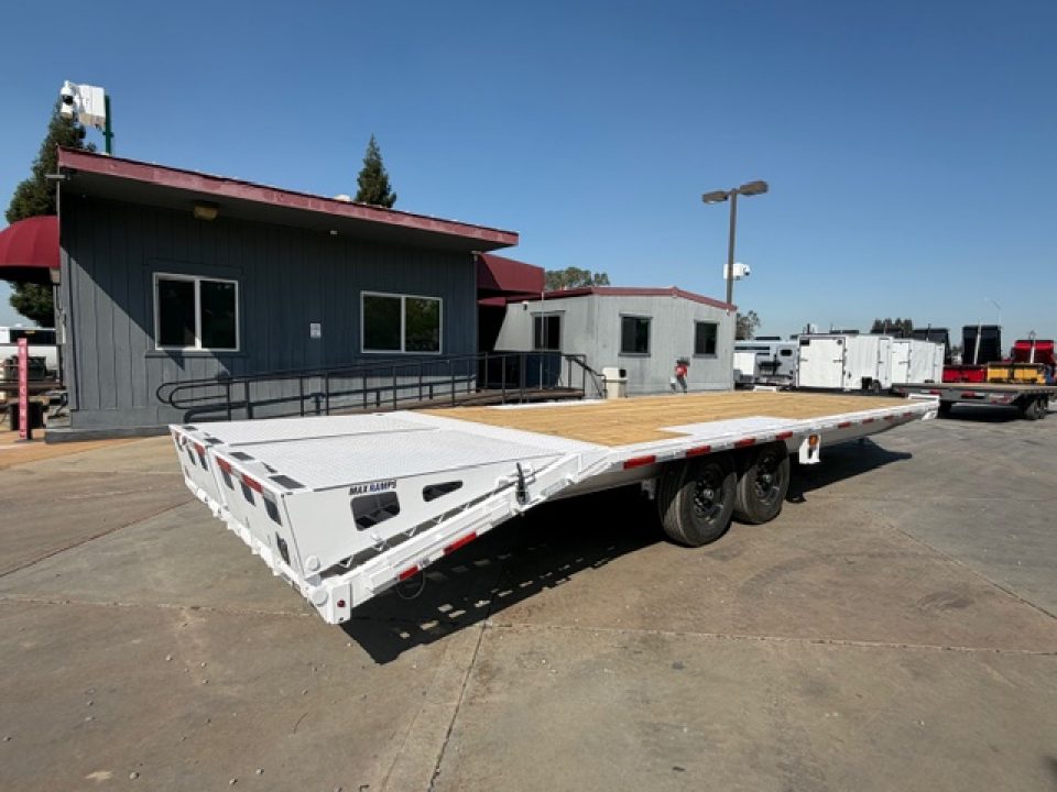 New 2026 Diamond C Trailers DEC207L26X102 8.5FT X 26FT 15.K GVW Equipment Trailer