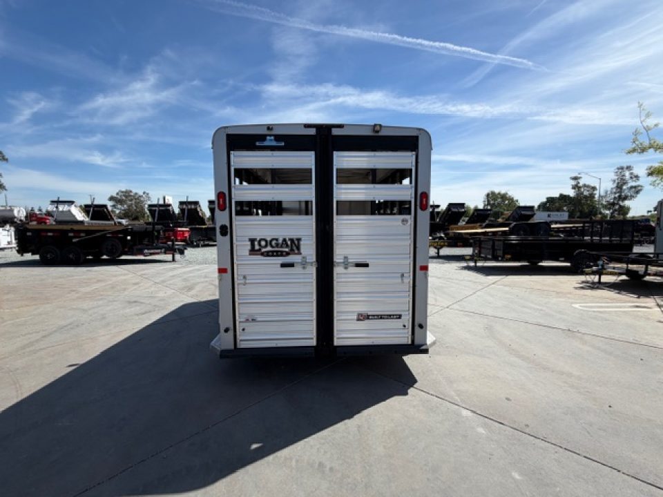 New 2026 Logan Coach BULLSEYE3BP Stock / Stock Combo Trailer