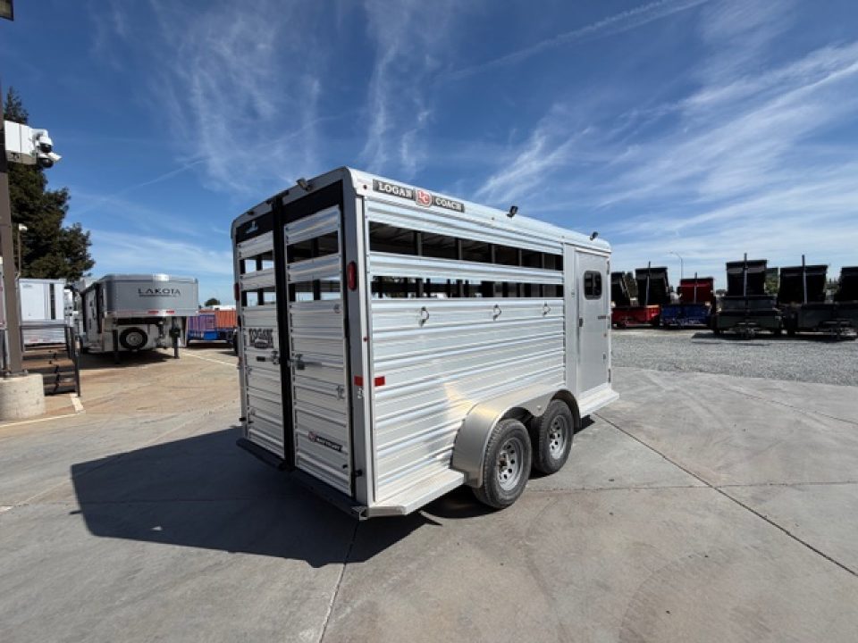 New 2026 Logan Coach BULLSEYE3BP Stock / Stock Combo Trailer
