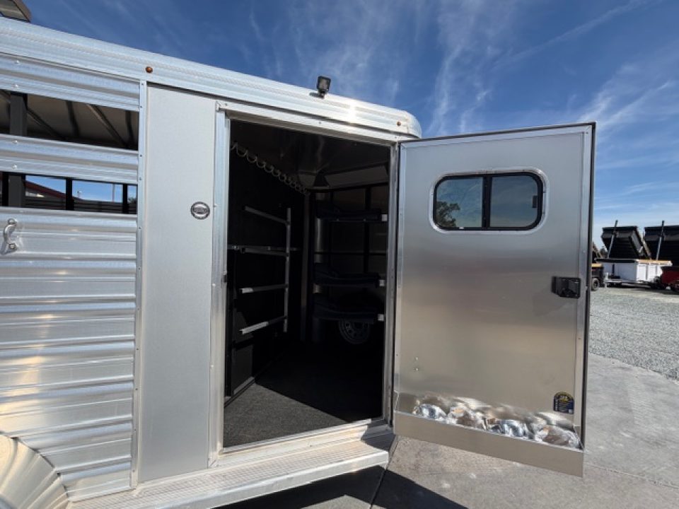 New 2026 Logan Coach BULLSEYE3BP Stock / Stock Combo Trailer