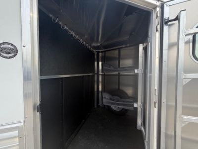 New 2026 Logan Coach BULLSEYE2BP BULLSEYE 2H BP Horse Trailer