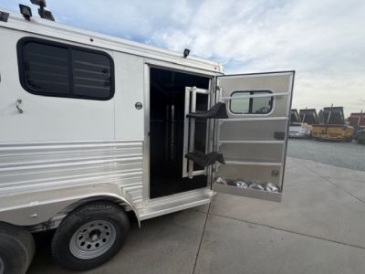New 2026 Logan Coach BULLSEYE2BP BULLSEYE 2H BP Horse Trailer