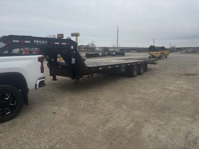 Used 2013 PJ Trailers 30’ GN