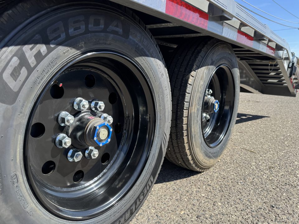 New 2026 Diamond C DEC 24' Max Ramps - 18K Deckover Equipment Trailer