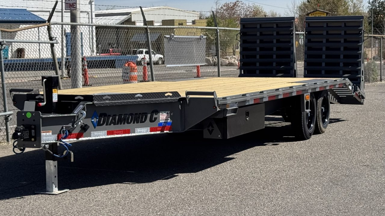 New 2026 Diamond C DEC 24' Max Ramps - 18K Deckover Equipment Trailer