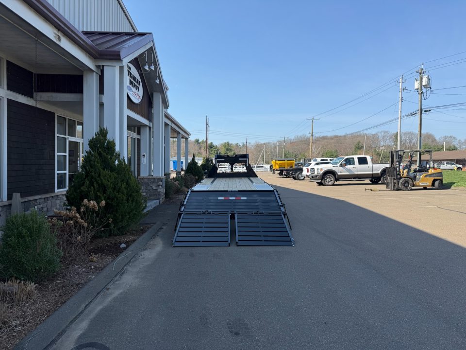 New SURE-TRAC 8'6" x 25' HEAVY DUTY LOW PROFILE DECKOVER TRAILER GOOSENECK 15K