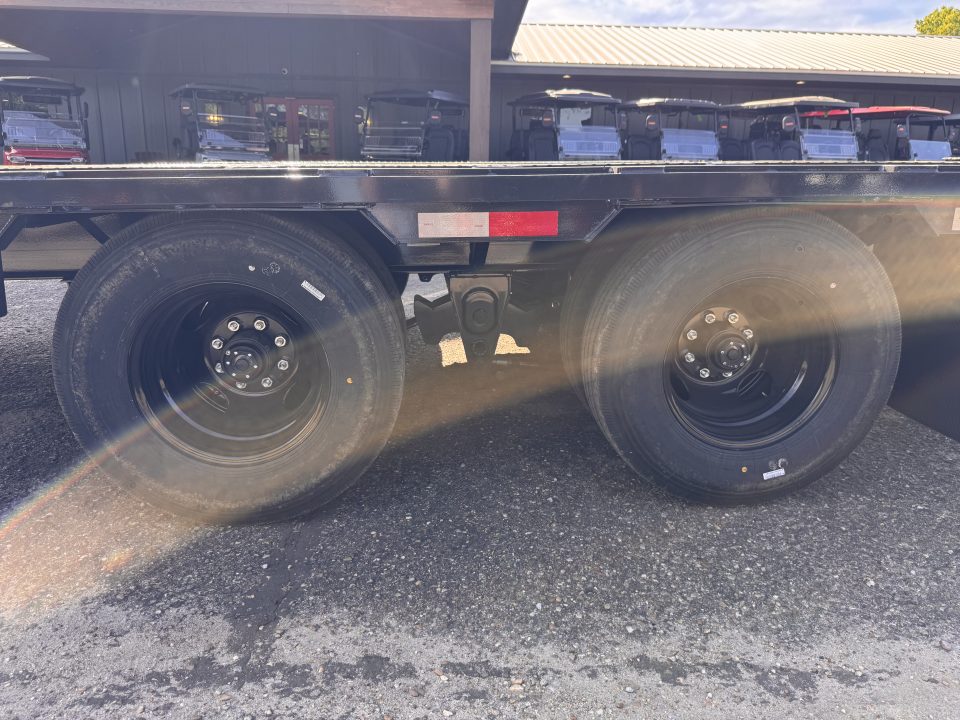 2026 Hillcrest Trailers photo 4