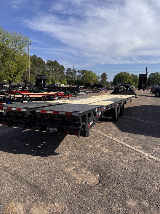 2026 Hillcrest Trailers photo 7