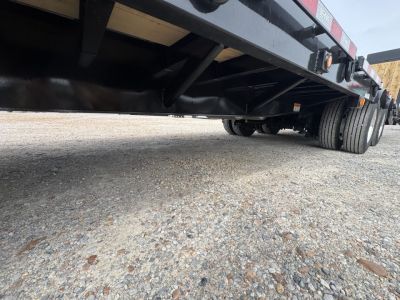 New 2026 Behnke 102"x31' 20 TON Pintle Hitch Tag Trailer *AIR RAMPS*