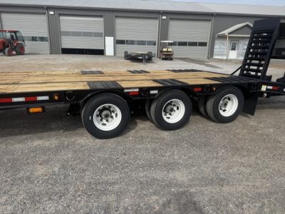 New 2026 Behnke 102"x33' 25 TON Pintle Hitch Trailer *AIR RAMPS*