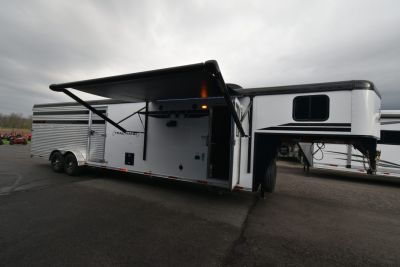 New 2026 Bison Trailers TH71016 Horse Trailer