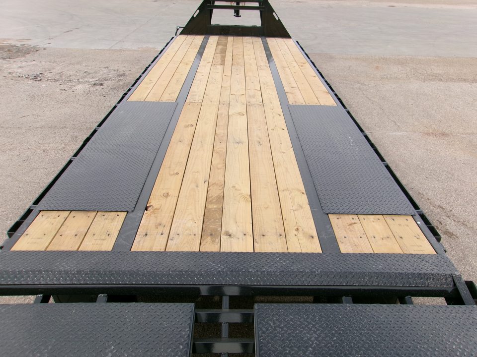 New 2027 Load Trail 102x28 GN Flatbed w/ Max Ramps 24k