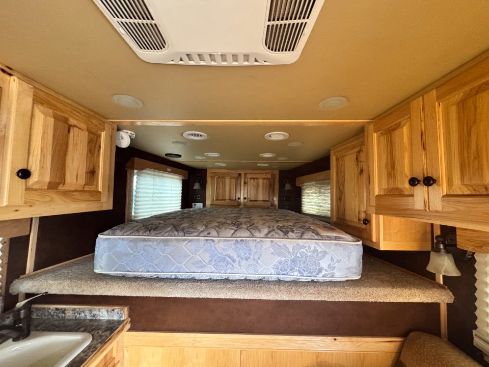 2007 5×12 Horse Livestock Trailer photo 8