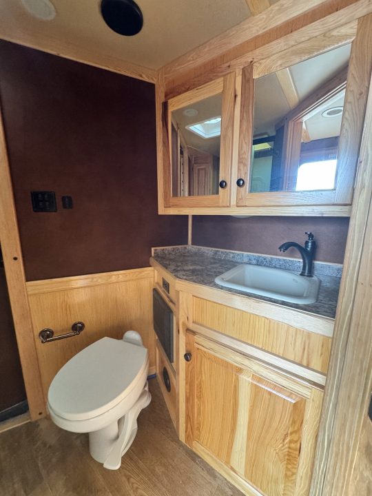 2007 5×12 Horse Livestock Trailer photo 9