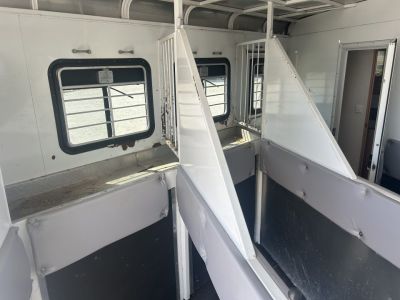 Used 2004 Bison Trailers 3 Horse LQ Horse Trailer