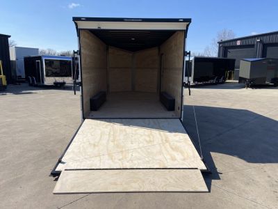 New United UJ-8.5X16 Enclosed Trailer