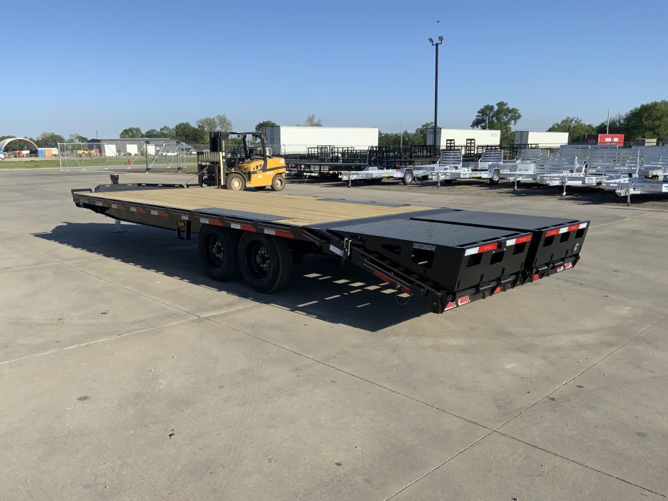 New 2026 Diamond C DEC 208 Deckover Trailer