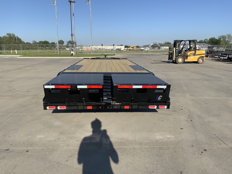 New 2026 Diamond C DEC 208 Deckover Trailer