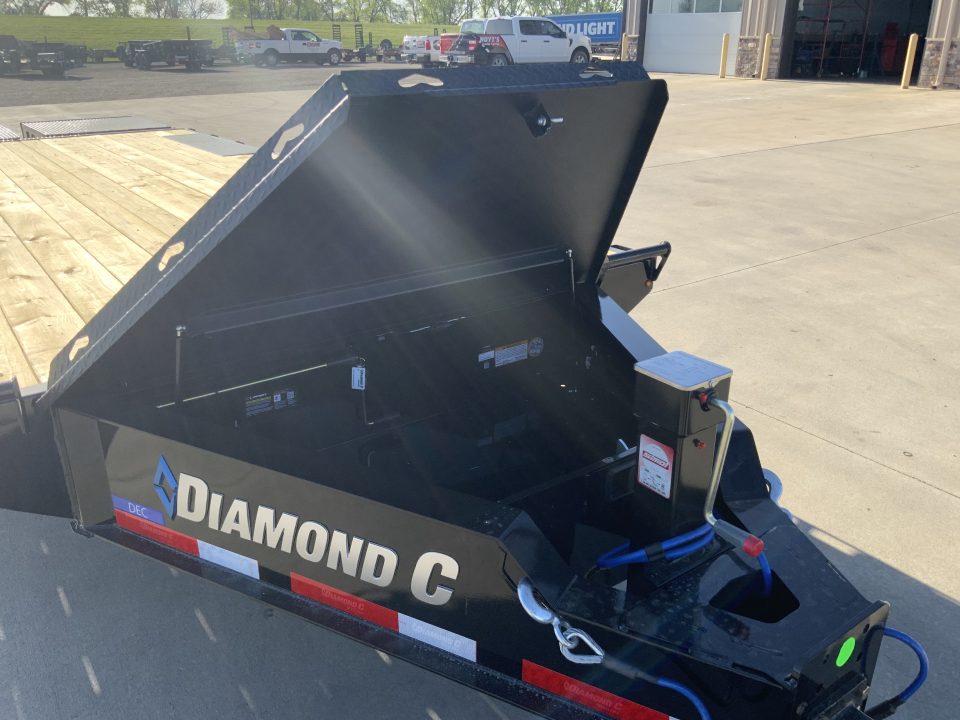 New 2026 Diamond C DEC 208 Deckover Trailer