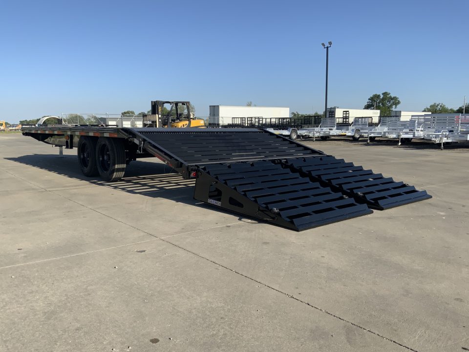 New 2026 Diamond C DEC 208 Deckover Trailer