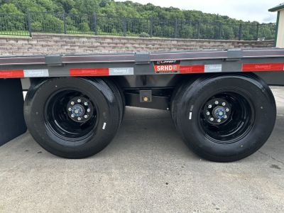 New Diamond C 30' FMAX210 Gooseneck w/Max Ramps