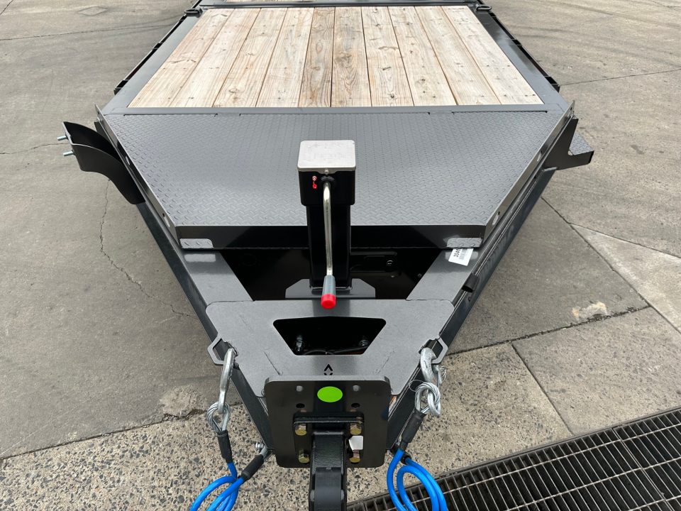 New Diamond C 22' Hydraulic Dampening Tilt (HDT 208)