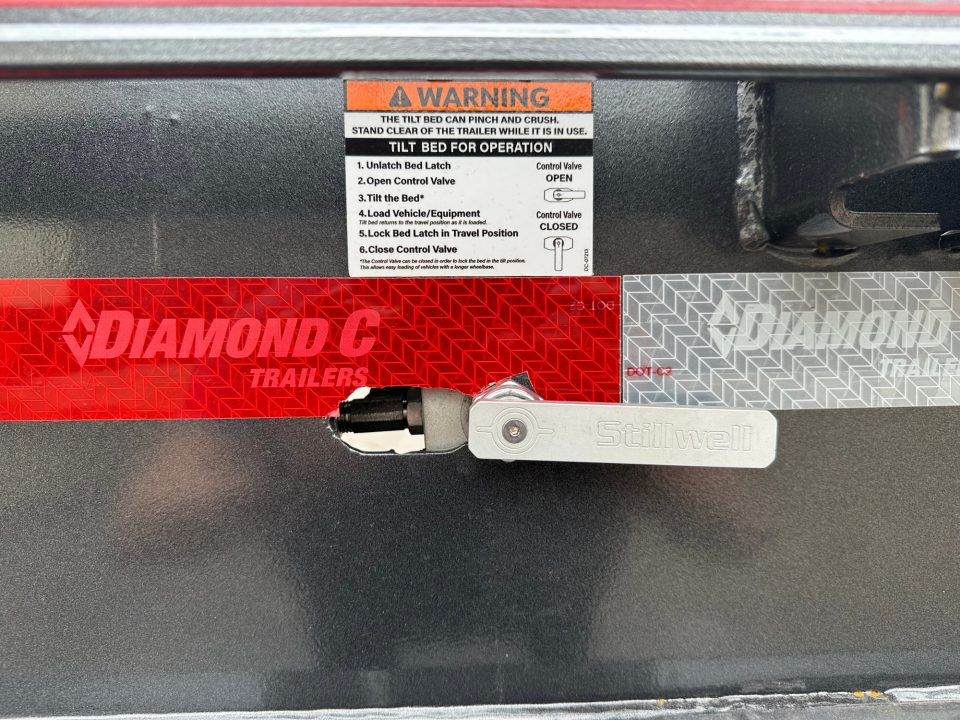 New Diamond C 22' Hydraulic Dampening Tilt (HDT 210)