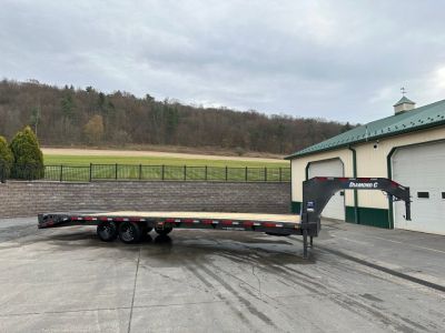 New Diamond C 30' FMAX207 Gooseneck w/Max Ramps