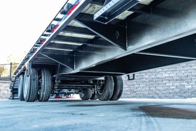 New Diamond C 25' FMAX210 Gooseneck w/Max Ramps