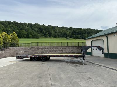 New Diamond C 30' FMAX210 Gooseneck w/Max Ramps