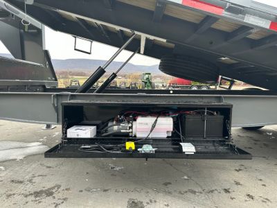 New 2026 Diamond C 24' DET207 Gooseneck Power Tiltdeck