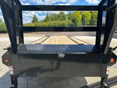 New PJ 30' Low-Pro Quest Series Gooseneck w/Monster Ramps