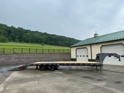 New Diamond C 32' FMAX212 Gooseneck w/Max Ramps