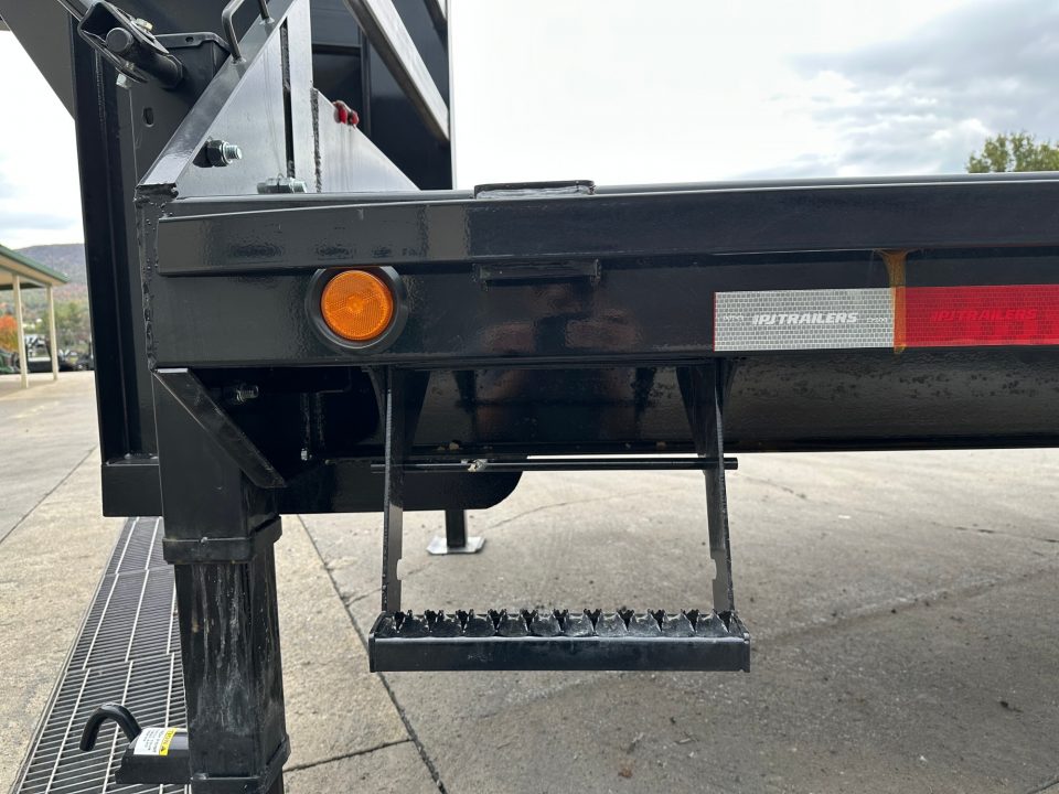 New 2027 PJ Trailers LQ Flatbed Trailer