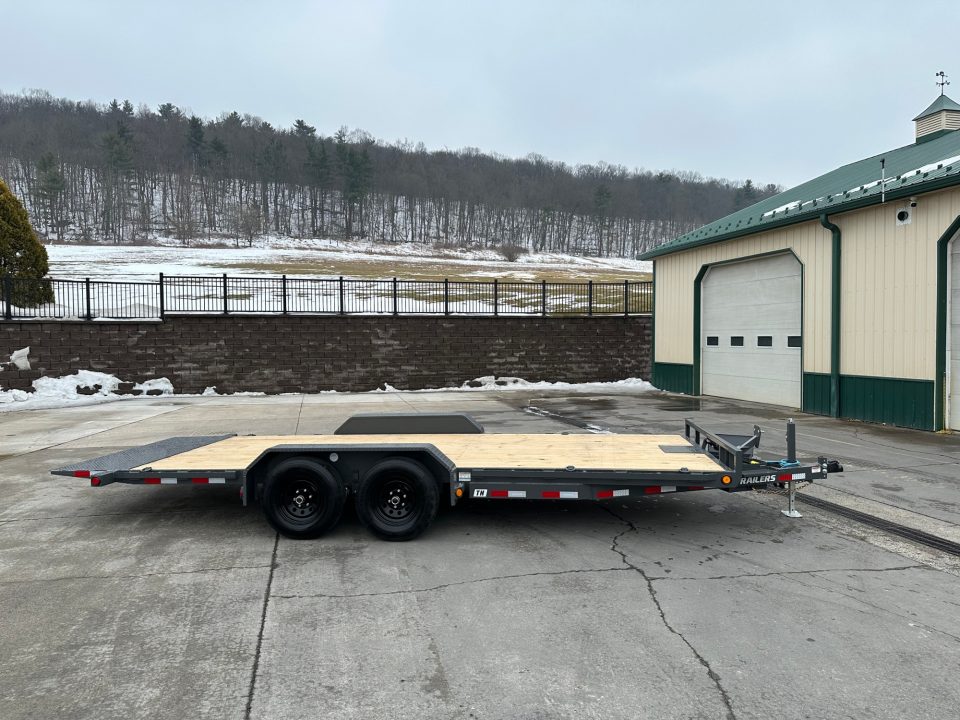 New PJ Trailers 20' Hydraulic Quick Tilt (TH)