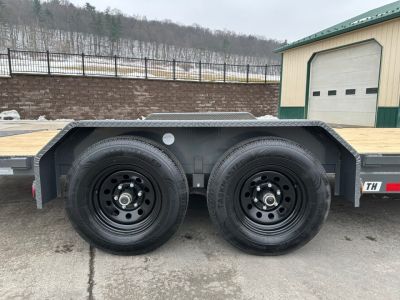 New PJ Trailers 20' Hydraulic Quick Tilt (TH)