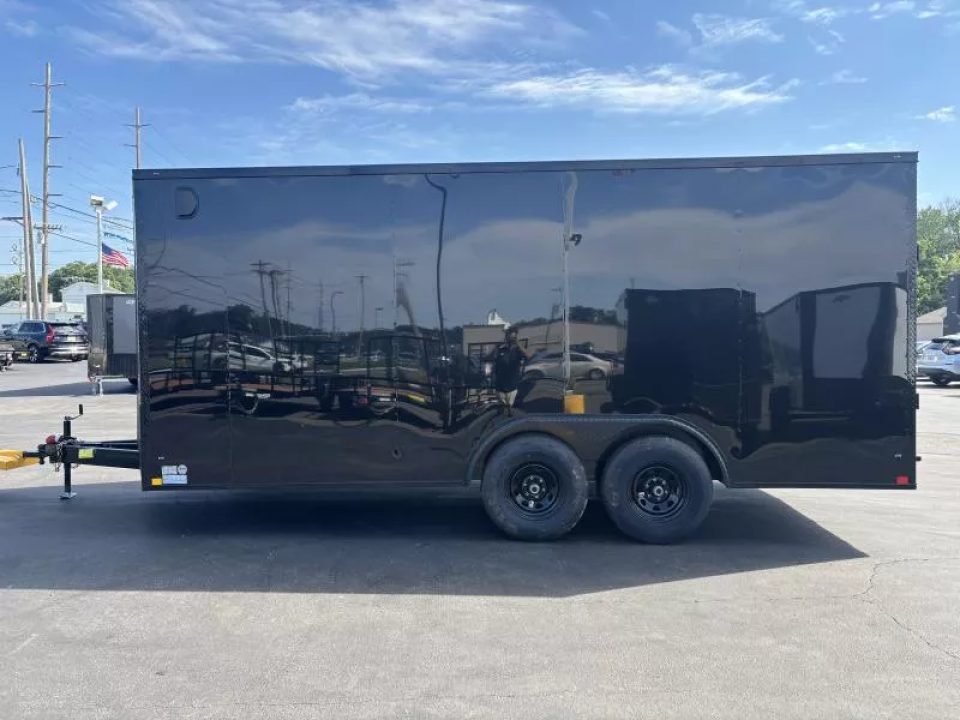 New 2026 Diamond Cargo 8.5 x 18' TA V-Nose Enclosed Trailer / 5 Year Warranty