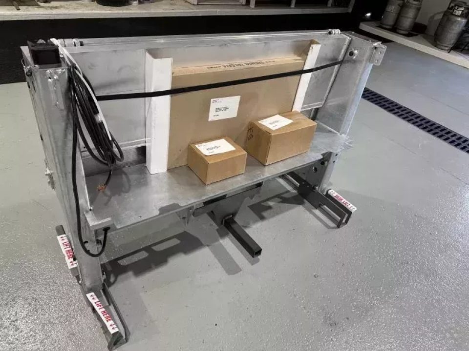 New Thieman TT15AL 49" x 32+6 Galvanized Lift Gate