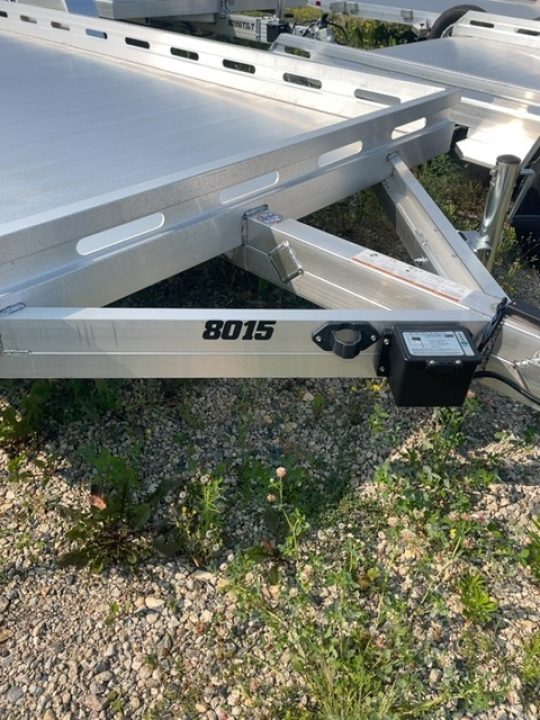 2027 Aluma 8015BT photo 4