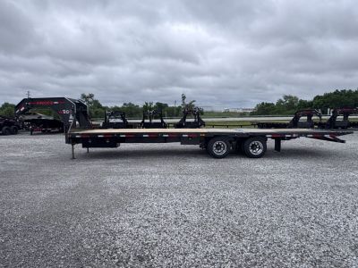 New 2026 MAXX-D 32' YDX Hydraulic Dovetail Gooseneck Equipment Trailer