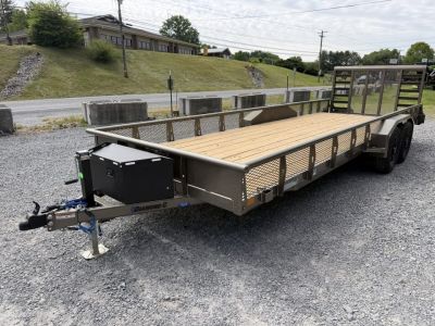 New 2026 Diamond C TUT206 Utility Trailer 83”X22’ VENTURE SERIES TRACTOR GATE ,MESH SIDES