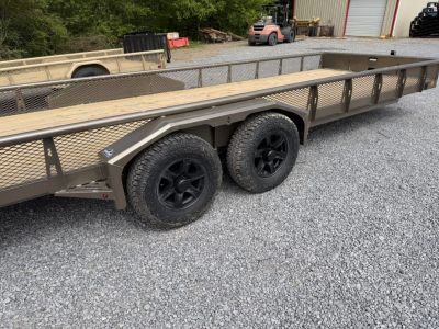New 2026 Diamond C TUT206 Utility Trailer 83”X22’ VENTURE SERIES TRACTOR GATE ,MESH SIDES