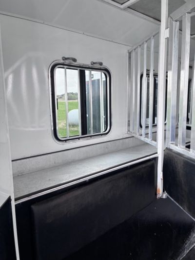 Used 2016 Bison Trailers 3H LQ Horse Trailer