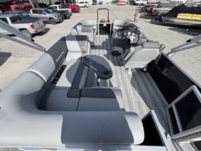 Used 2025 Bennington 18 S Cruise Pontoon Boat Narrow Beam