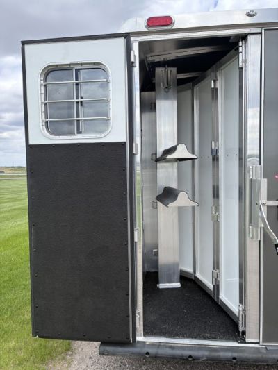 Used 2017 4-Star 2 Horse Slant Load Bumper Pull Horse Trailer