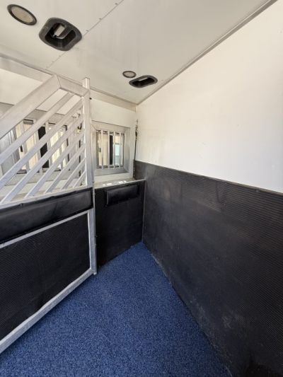Used 2007 Bloomer THE EVOLUTION Horse Trailer