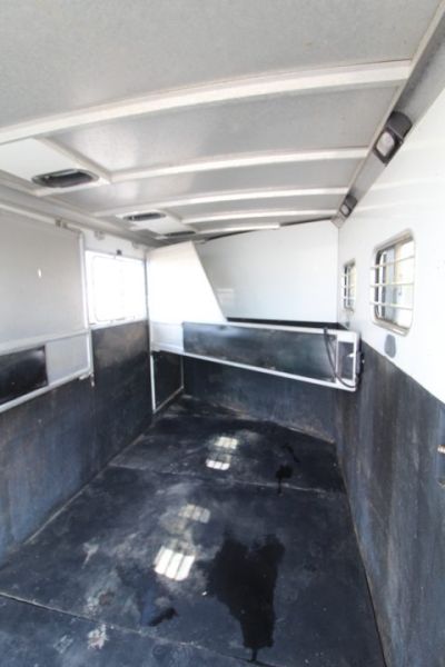 Used 2002 Sundowner 3 Horse w/ Side Tack - Insulated Dressing Room Roof