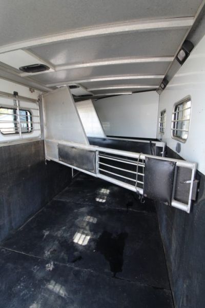 Used 2002 Sundowner 3 Horse w/ Side Tack - Insulated Dressing Room Roof